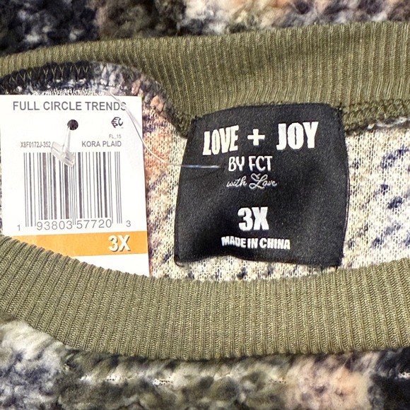 LOVE + JOY by FCT Kora Plaid Fuzzy Fleece Pullover Sweatshirt Top 3X - Picture 3 of 4